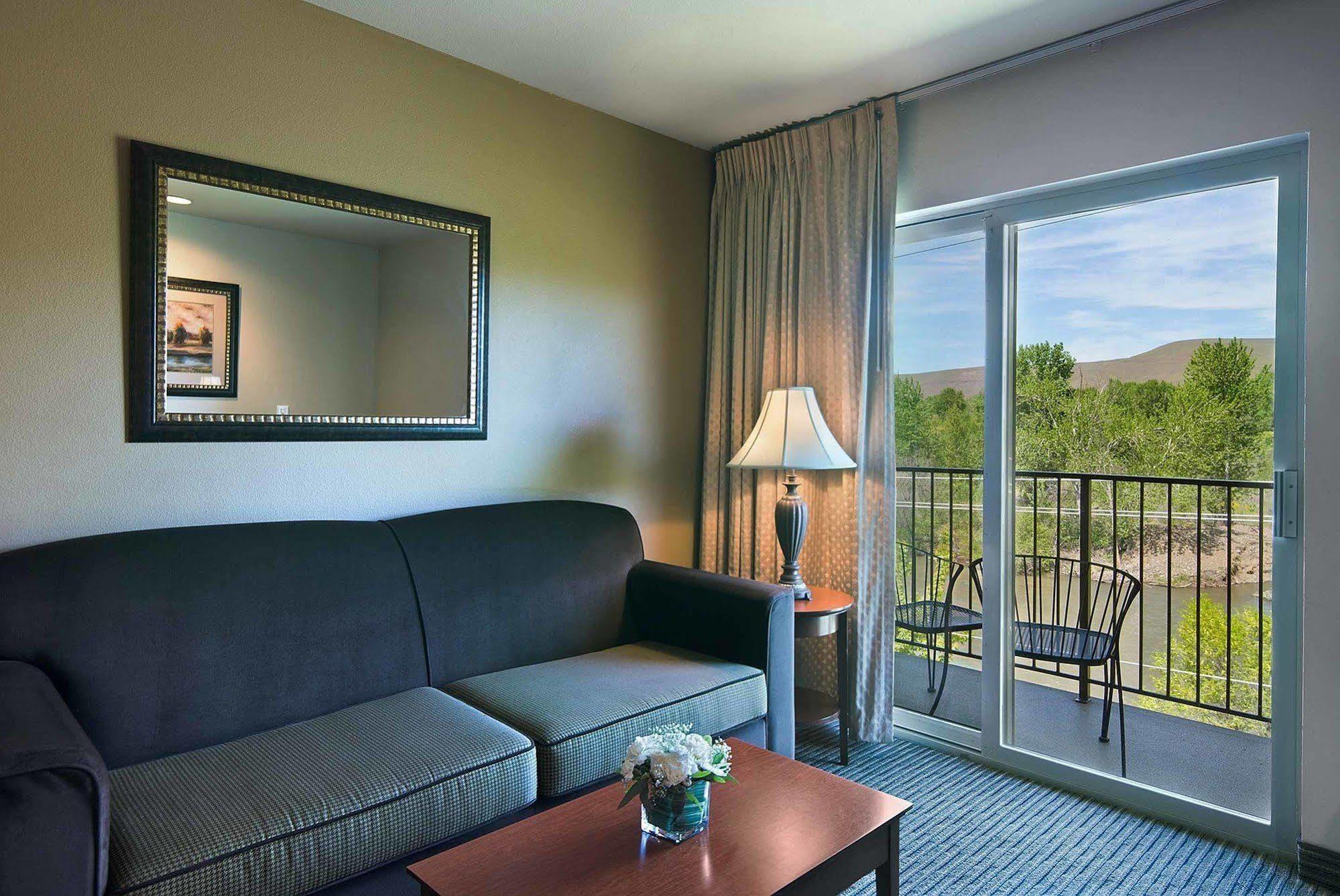 Oxford Suites Yakima Exterior foto