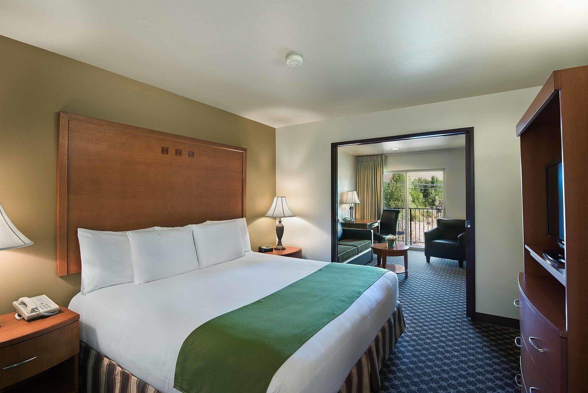 Oxford Suites Yakima Exterior foto